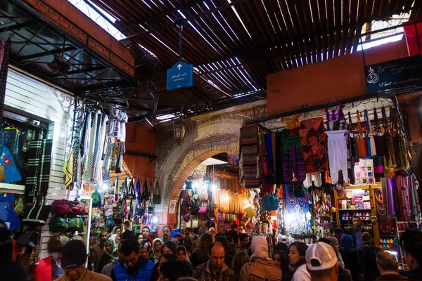 En los zocos de Marrakech, Marruecos — Foto de Stock