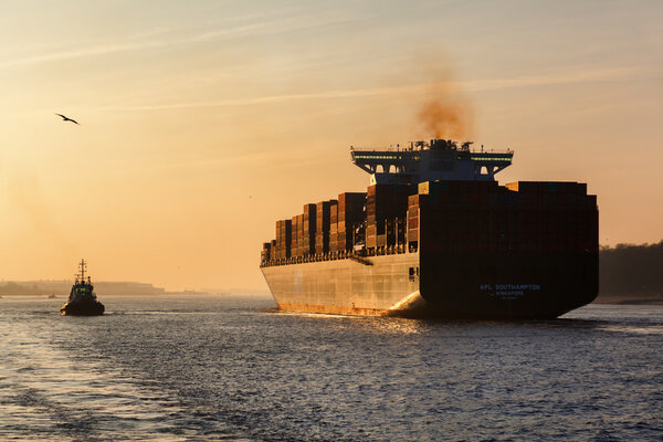 Container ship APL Southhampton in the port of Hamburg, Germany