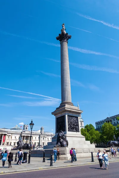 Nelson kolom in het Trafalgar Square in Londen, Verenigd Koninkrijk — Stockfoto