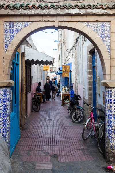 Beco nos souks de Essaouira, Marrocos — Fotografia de Stock