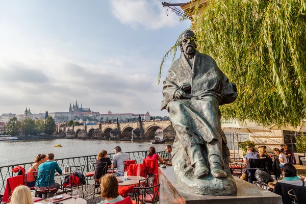 Standbeeld van Bedrich Smetana in Praag, Tsjechië — Stockfoto