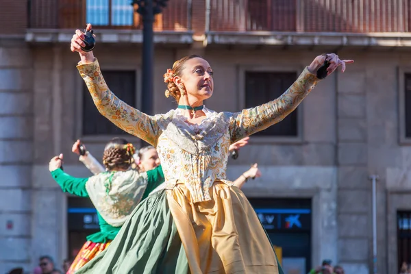 Folklorní tanec v Valencia, Španělsko — Stock fotografie