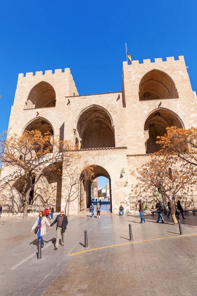 Serrano porten i den gamla staden Valencia, Spanien — Stockfoto