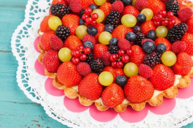 karışık berry kek