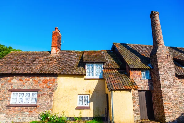 Antigua casa de campo en Allerford, Somerset, Inglaterra — Foto de Stock