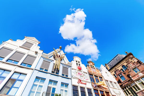 Old houses at the Vridagsmarkt in Ghent, Belgium — Stockfoto