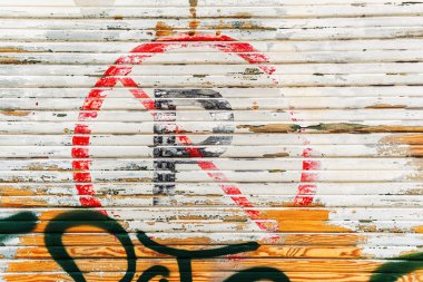 eski bir haddeleme kapıda Park iz yok