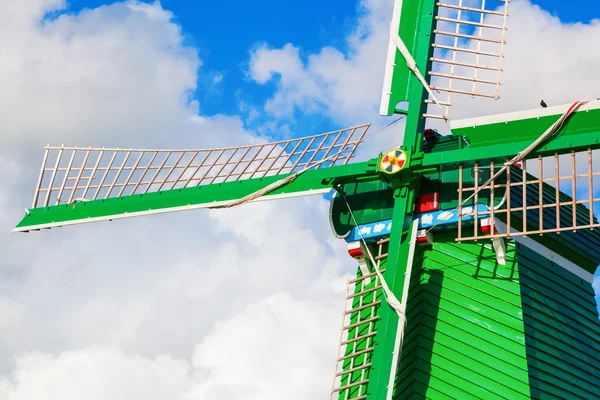 Vieux moulin à vent à Zaanse Schans, Pays-Bas — Photo