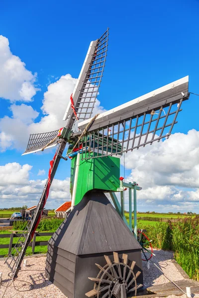 Vieux moulin à vent à Zaanse Schans, Pays-Bas — Photo