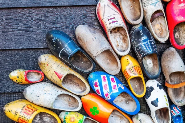 Traditionelle hölzerne Schuhe der Niederlande — Stockfoto