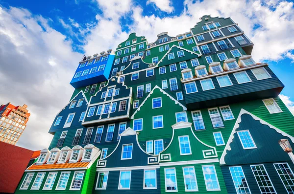 Fasaden på ett hotell i Zaandam, Nederländerna — Stockfoto