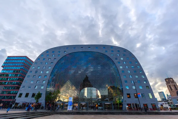 Nya saluhallen i Rotterdam, Nederländerna — Stockfoto