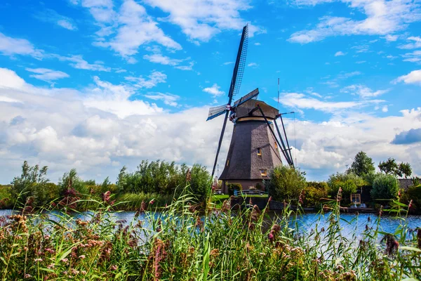 Szélmalmok Kinderdijk, Hollandia — Stock Fotó