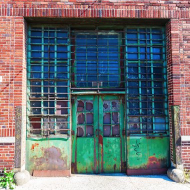 Bronx, Nyc eski bir fabrikanın kapısı