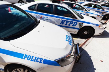 Bronx, Nyc'de bir Polis Departmanı'nda polis arabaları