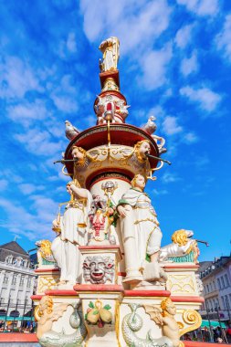 Çeşme heykel Trier, Almanya
