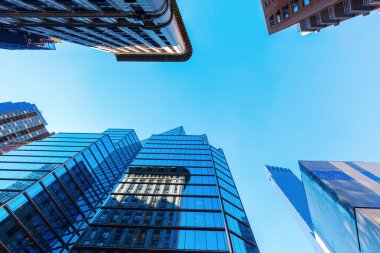 NYC yansımaları ile cam kuleleri