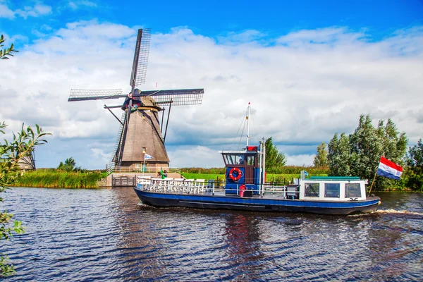 Historical windmills at Kinderdijk, Netherlands — Stock Fotó