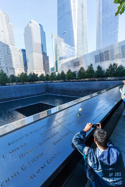 Pool of the National September 11 Memorial in Manhattan, NYC — Stock Photo, Image