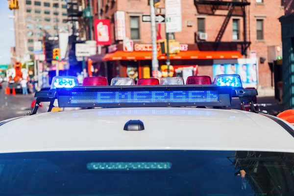 Emergency lights of a police car in NYC — Stock Photo, Image