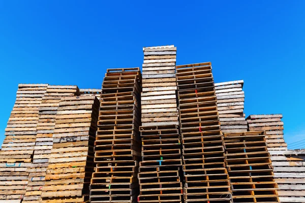 Endüstriyel Paletler yığınları