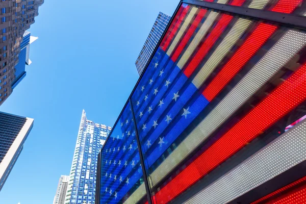 Signo de neón de bandera estadounidense en Times Square, Manhattan, Nueva York — Foto de Stock