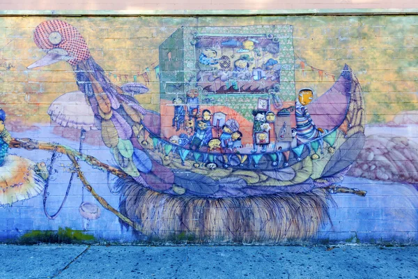 Arte mural de Os Gemeos en Coney Island, Nueva York — Foto de Stock