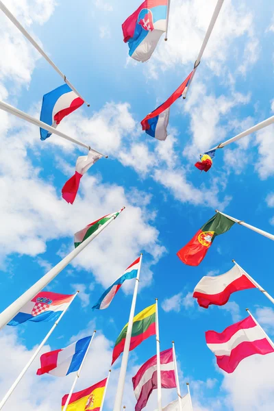Lüksemburg Avrupa İlçesi'nde Avrupa bayrakları — Stok fotoğraf