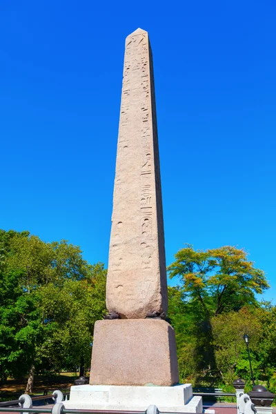 Cleopatras Needle in Central Park, NYC — Stock Photo, Image