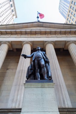George Washington Statue in Manhattan, NYC