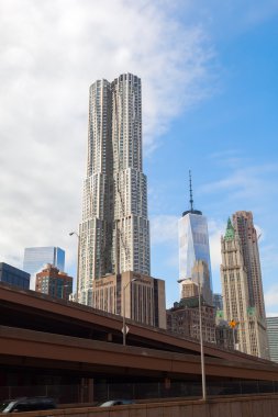 Gökdelen 8 Ladin sokak Manhattan, Nyc