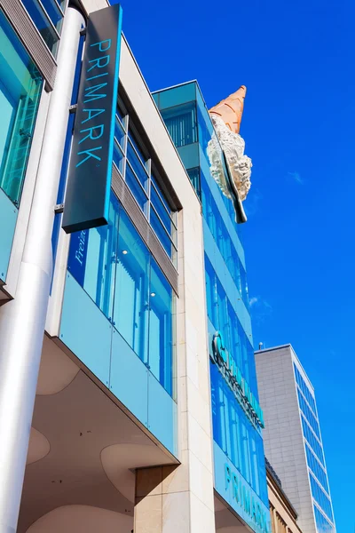 Ice cream cone sculpture on a city building in Cologne, Germany — Stock Photo, Image