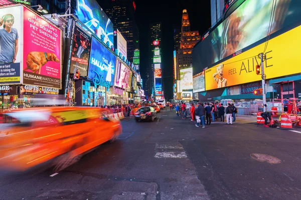 Times Square в Нью-Йорке ночью — стоковое фото