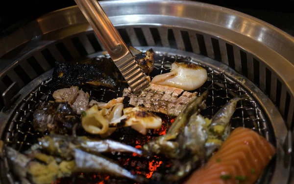 Foque Grelha Porco Rede Ferro Quente Conceito Comida Coreana — Fotografia de Stock