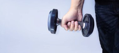 Kopya alanı (uzun pankart boyutu) ile izole edilmiş arkaplandaki dambılı kapat)