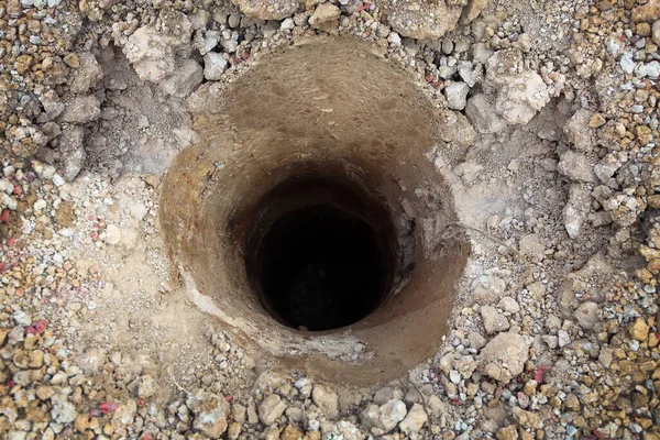 Buraco Perfuração Uma Camada Terra Seca Para Encontrar Água Para — Fotografia de Stock