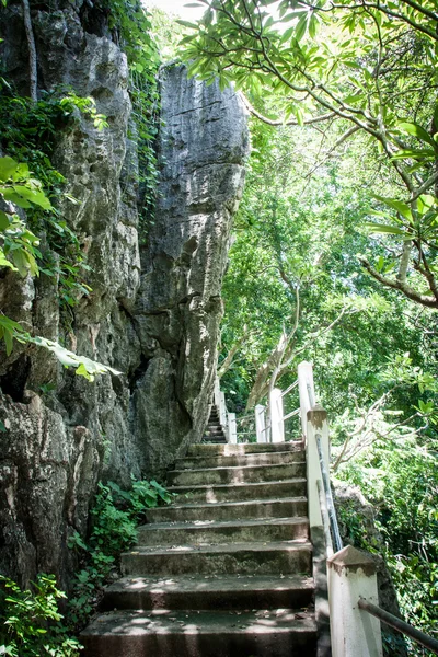Escalera en la montaña —  Fotos de Stock