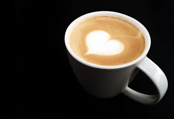 Kopp latte art kaffe hjärtsymbolen — Stockfoto