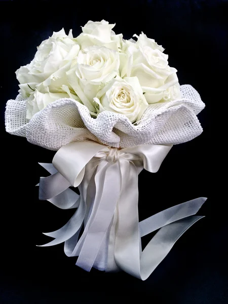 Biały bukiet róża izolować — Zdjęcie stockowe