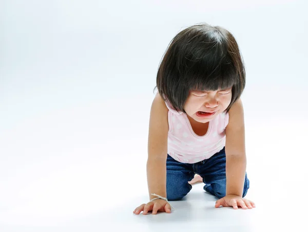 Asyalı kız izole ağlıyor