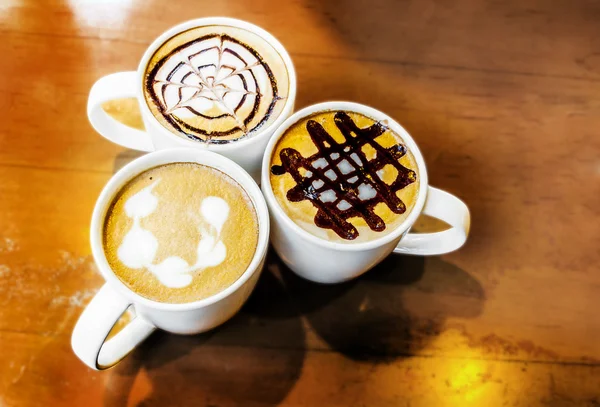Latte sanat tasarım kupa — Stok fotoğraf