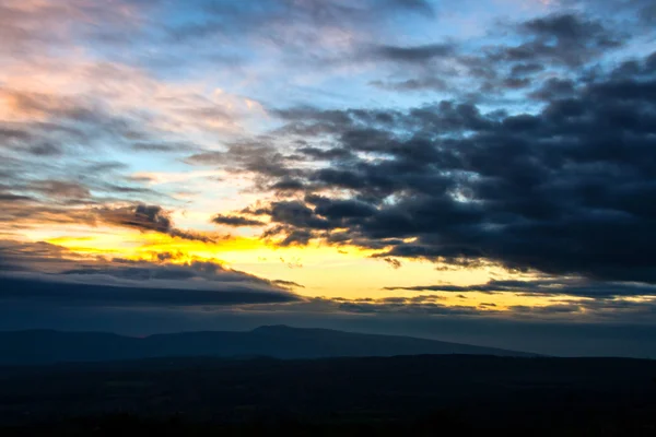 Sonnenaufgang auf dem Berg — Stockfoto