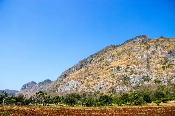 Landskap av berg i höstens tid — Stockfoto