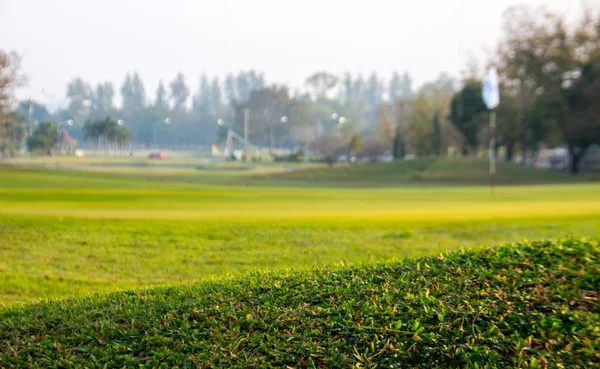 Groene geplaatst voor het spelen van golf — Stockfoto