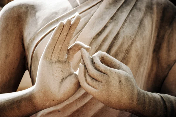 Primer plano Estatua de Buda mano — Foto de Stock