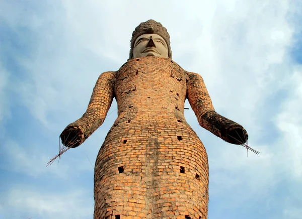 Estátua de estilo hindu de Buda na Sala Kaew Ku Nongkhai Tailândia — Fotografia de Stock