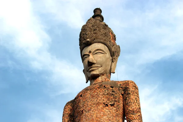 Estátua de estilo hindu de Buda na Sala Kaew Ku Nongkhai Tailândia — Fotografia de Stock