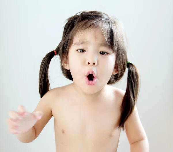 Bonito menina engraçado rosto — Fotografia de Stock