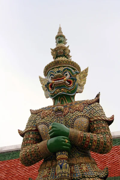 Guardião Demônio Gigante em Wat Phra Kaew, Buda, Bangkok, Tailândia — Fotografia de Stock