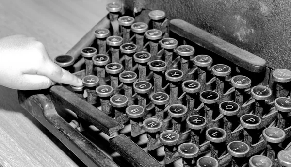 Stara maszyna do pisania w kolorze czarnym — Zdjęcie stockowe